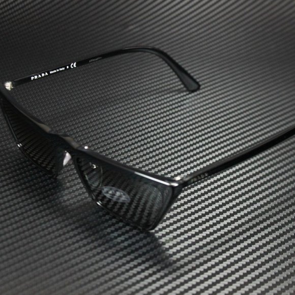 Prada Women's Black and Grey Sunglasses! - Picture 1 of 4